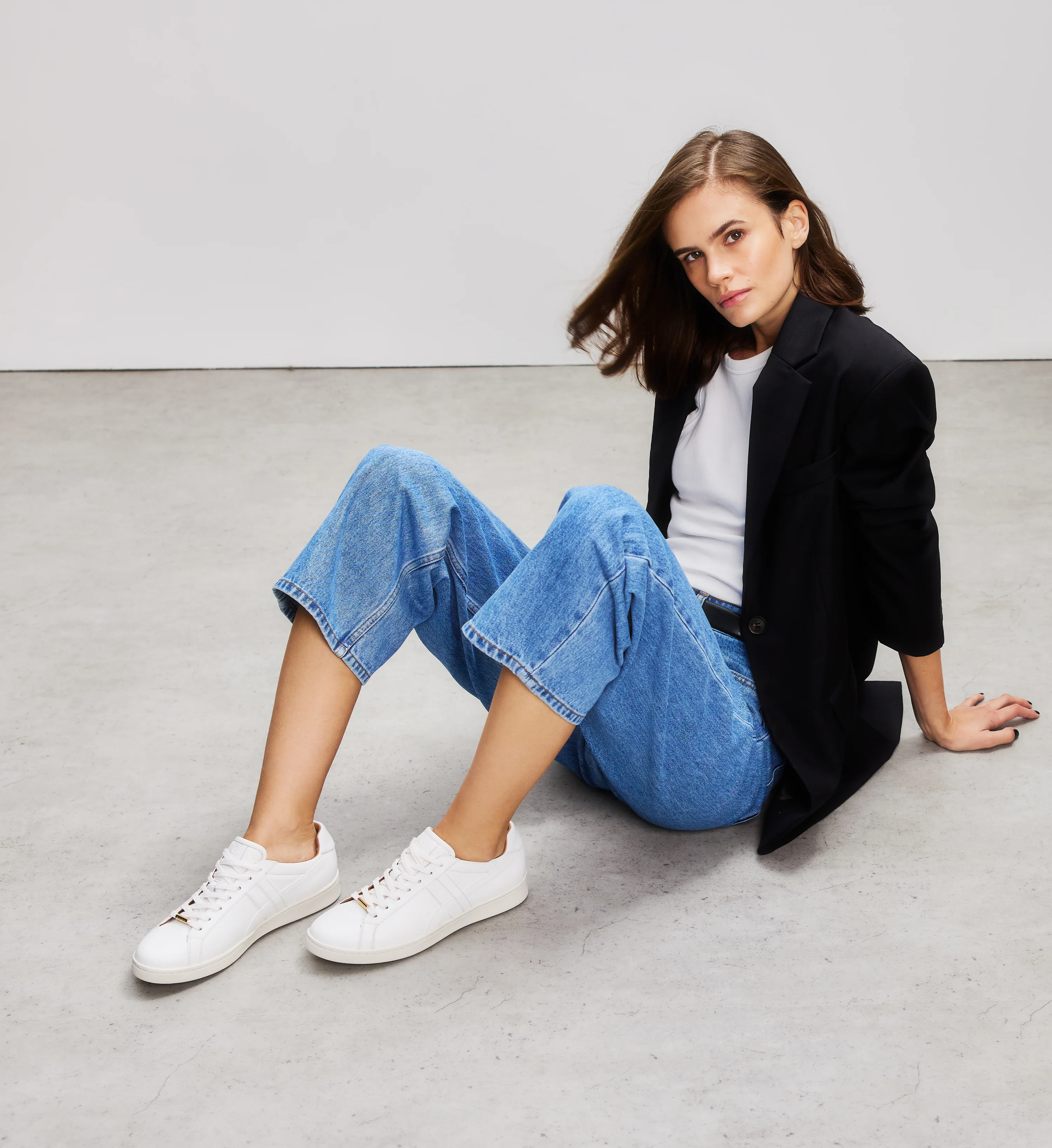 Seriema White Leather Sneakers