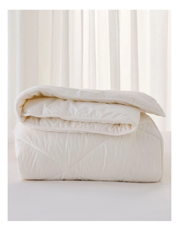 Homestead Australian Super Washable Wool All Seasons Quilt in White