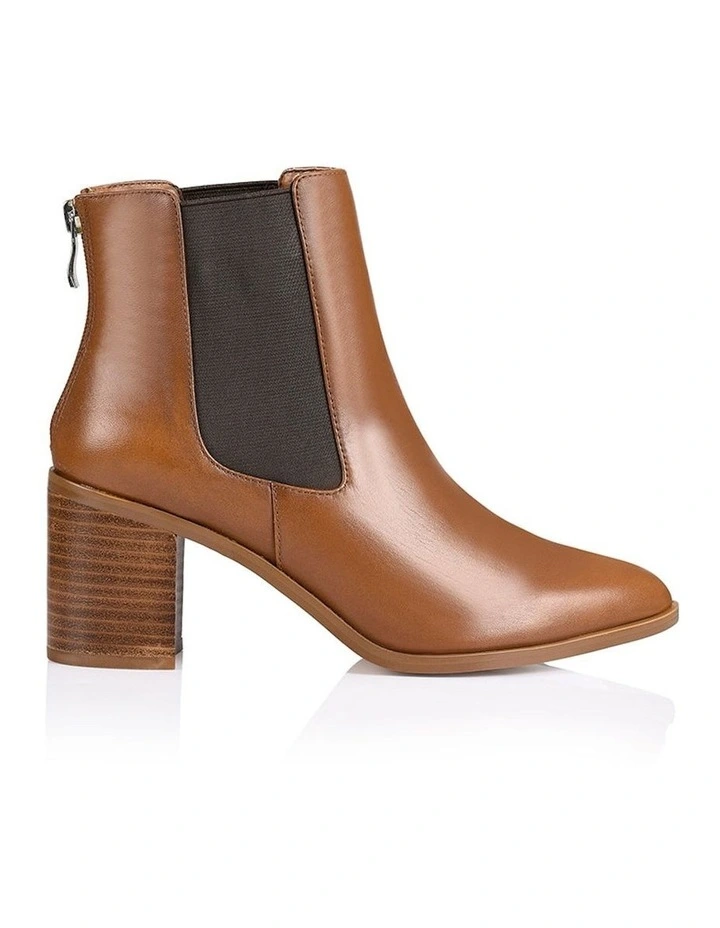 Laurah Leather Ankle Boots in Tan