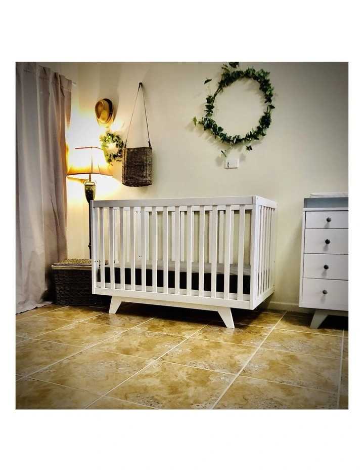 Boston Cot White