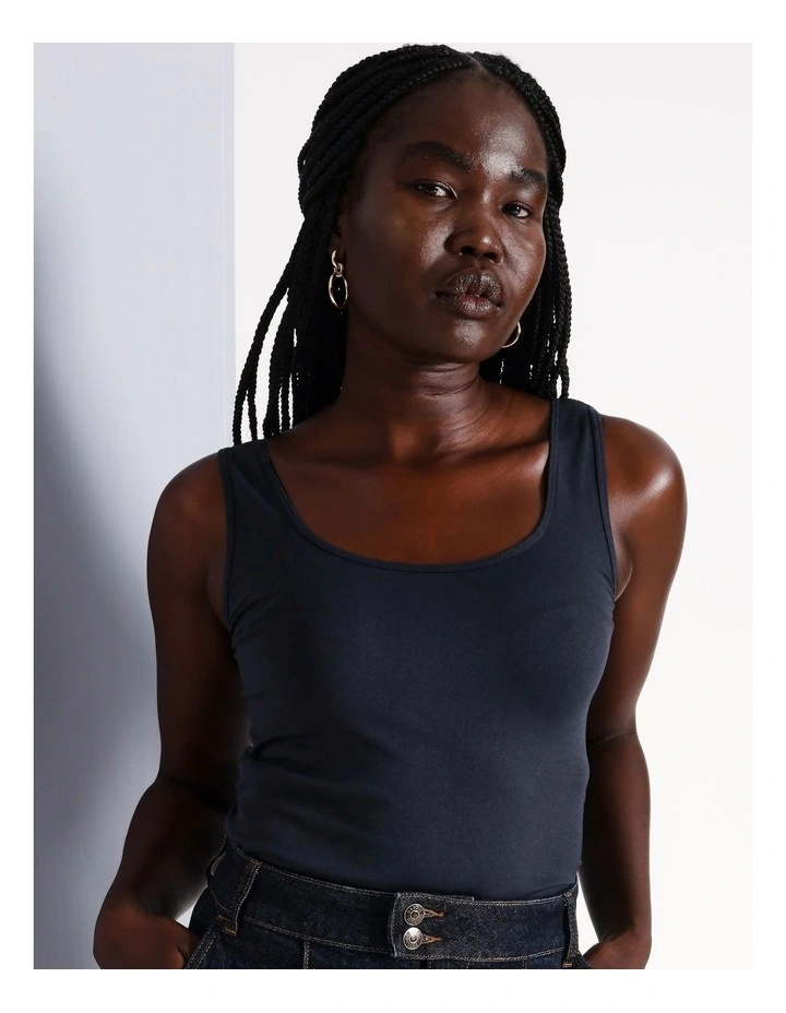 Seamfree Recycled Blend Tank in Navy