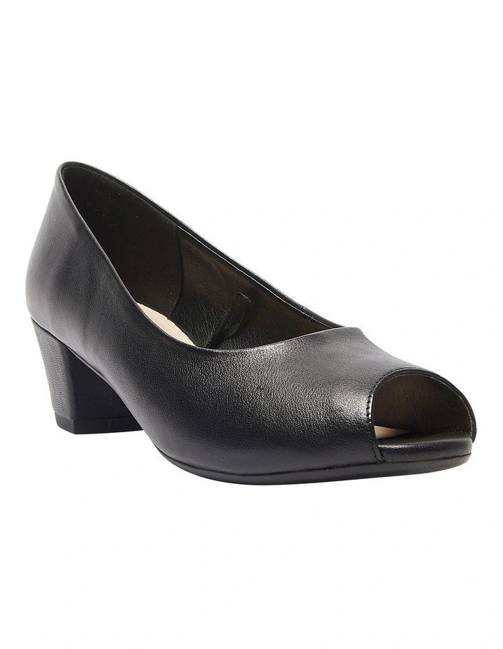 Hilary Heeled Shoes in Black Leather