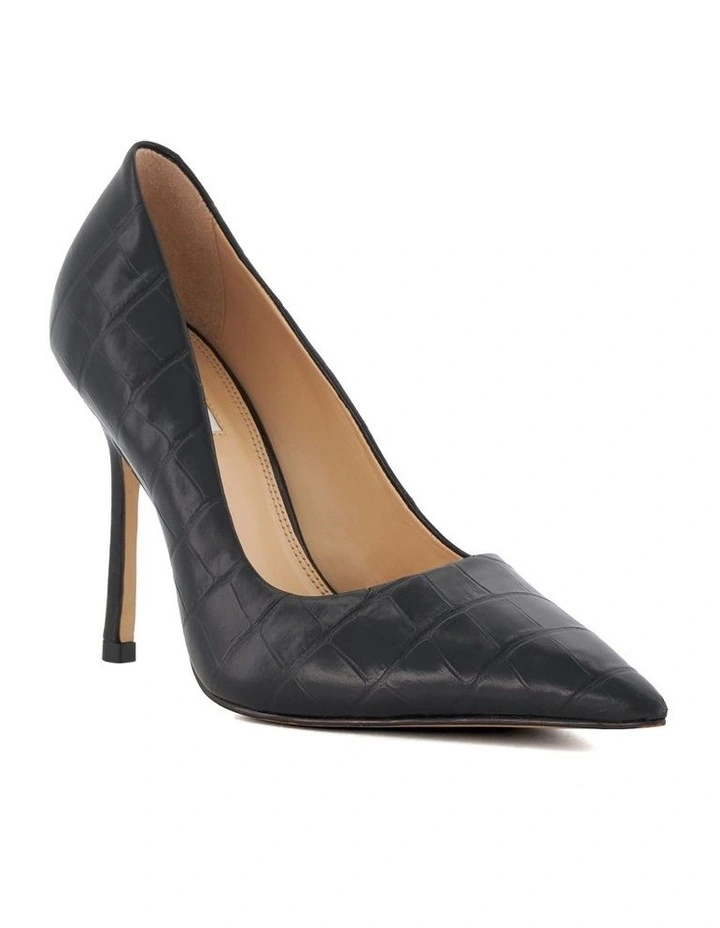 Bento Pump in Black