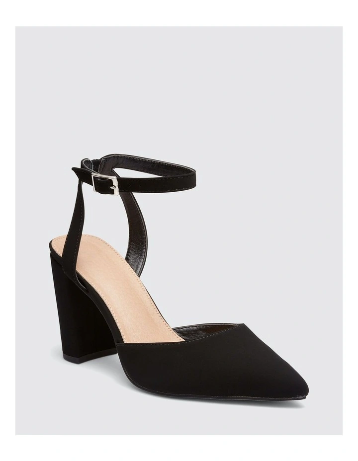 Ivie Pumps in Black