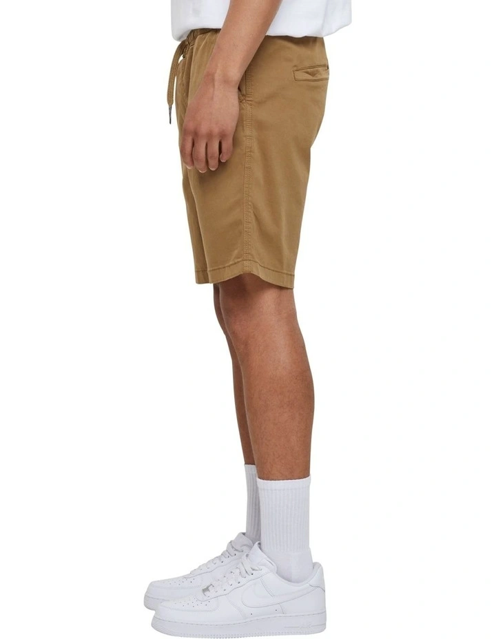 Stretch Twill Jog Shorts in Dark Sand