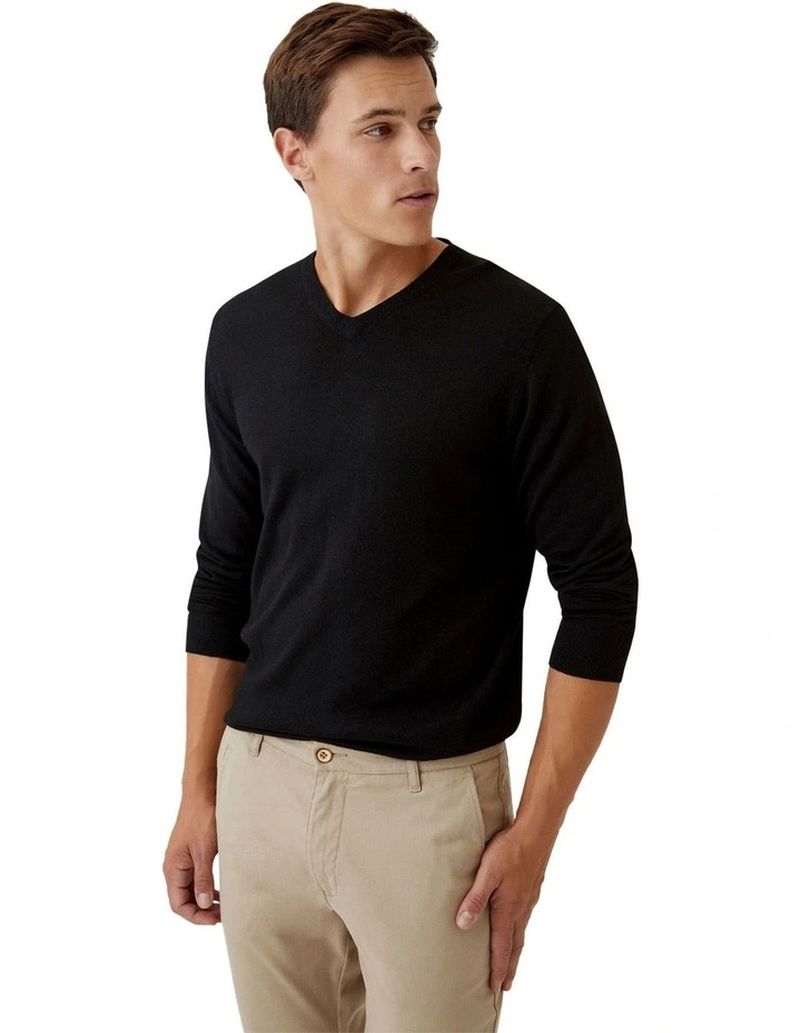 V-Neck Pure Merino Wool Pullover in Black