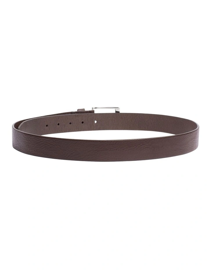 Flag Buckle Leather Belt in Brown