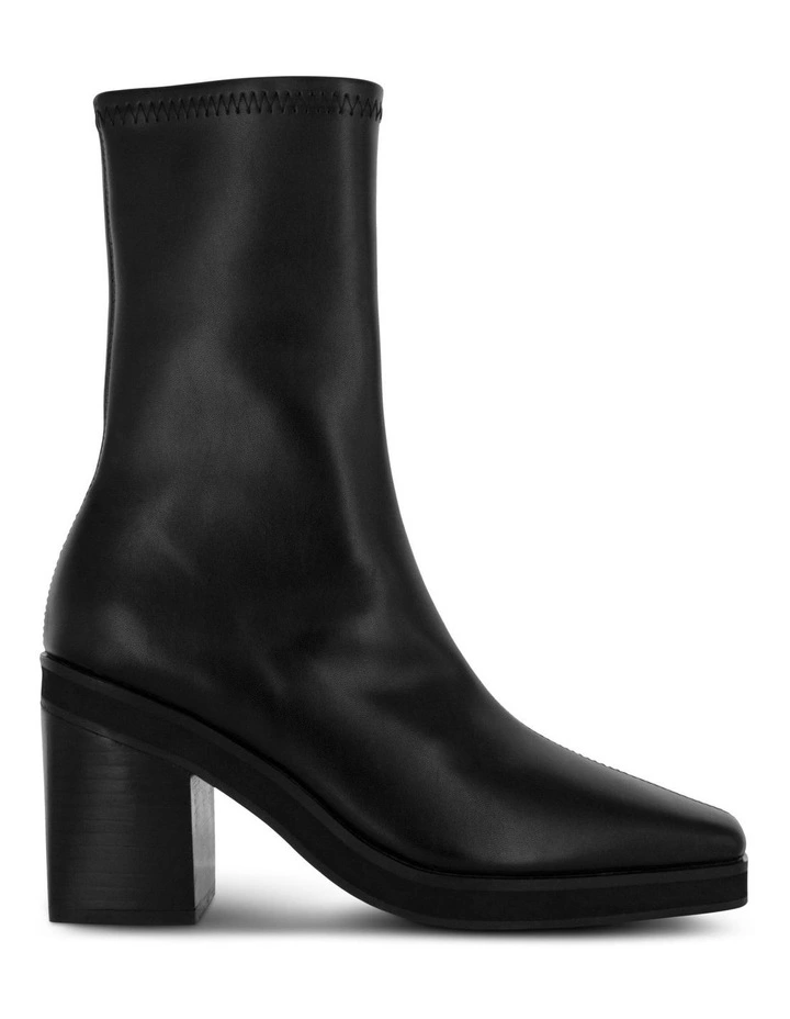 Willam I Boots in Ebony