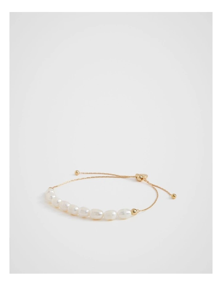 Adjustable Pearl Bracelet in Gold