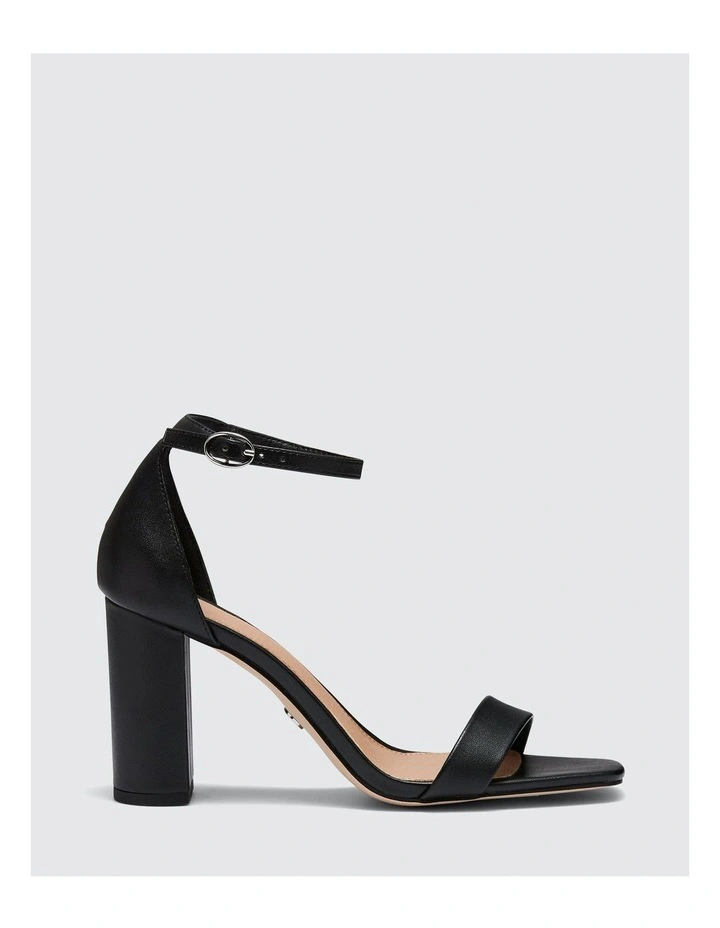 Lyza Heels in Black