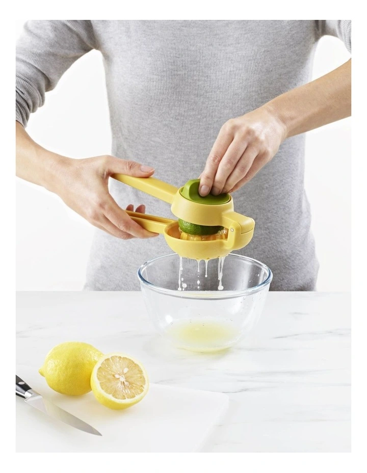 Juice Max Dual Action Citrus Press in Yellow