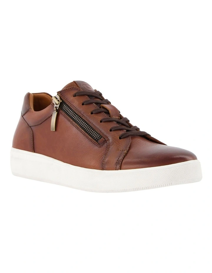 Tribute Sneaker in Tan