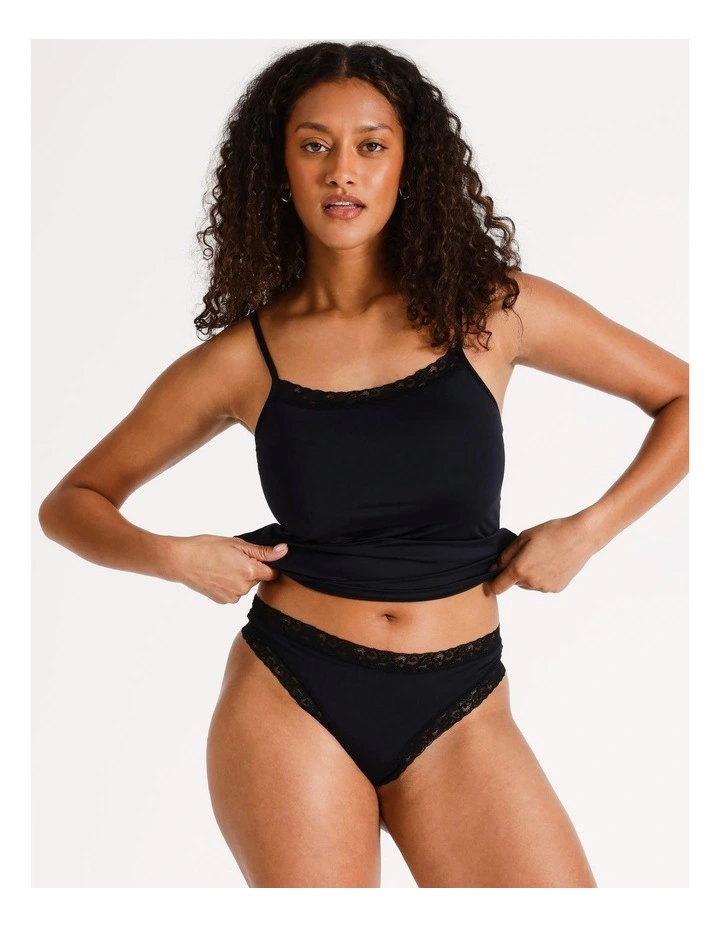 Smooth with Lace G-string in Black