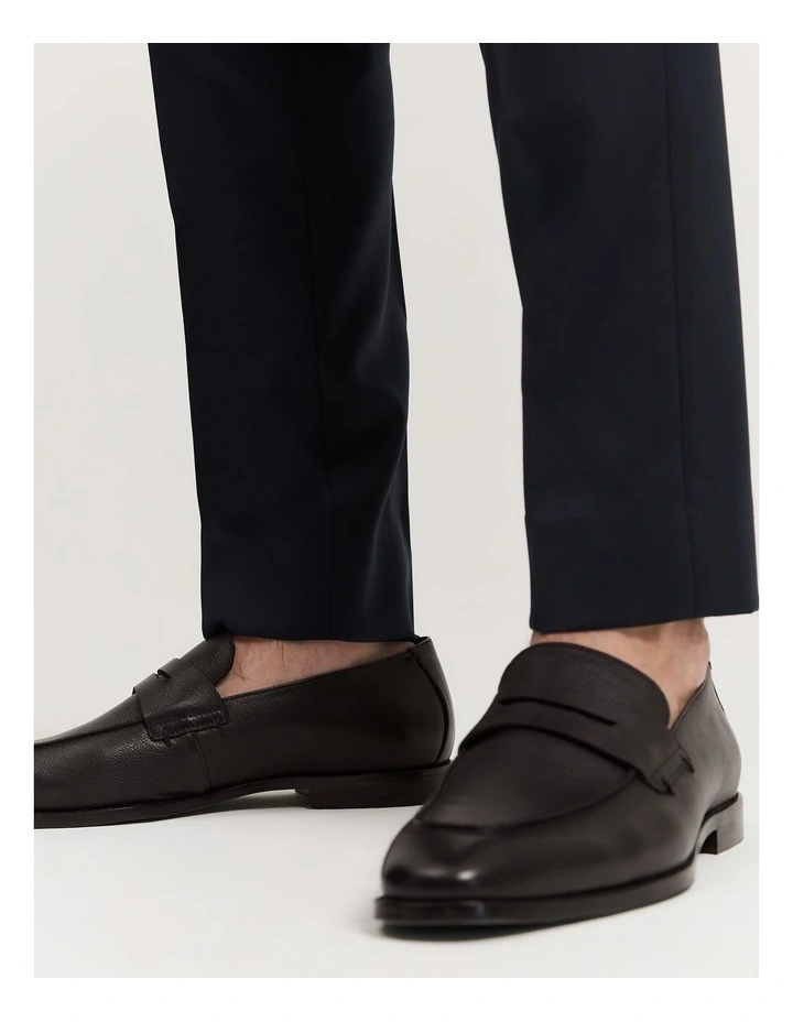 Classic Loafer in Black