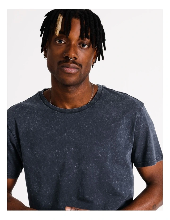 Esperance Acid Wash Tee in Navy
