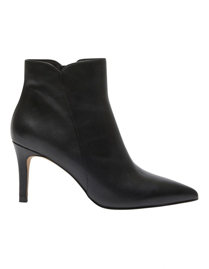 Ursula Boots in Black
