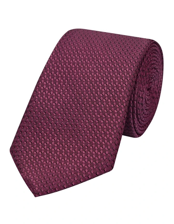 Bergen Textured 7cm Tie in Berry