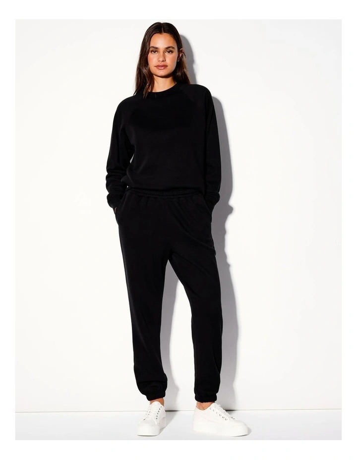 Elastic Cuff Relaxed Trackpant in Black