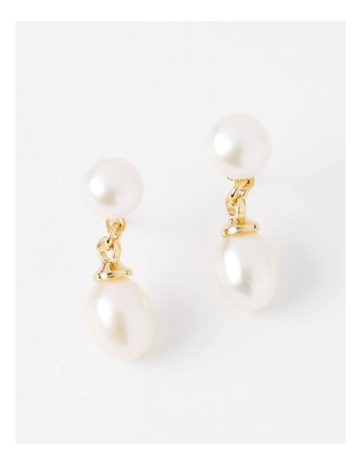 Freshwater Pearl Cluster Stud Earring in Pearl