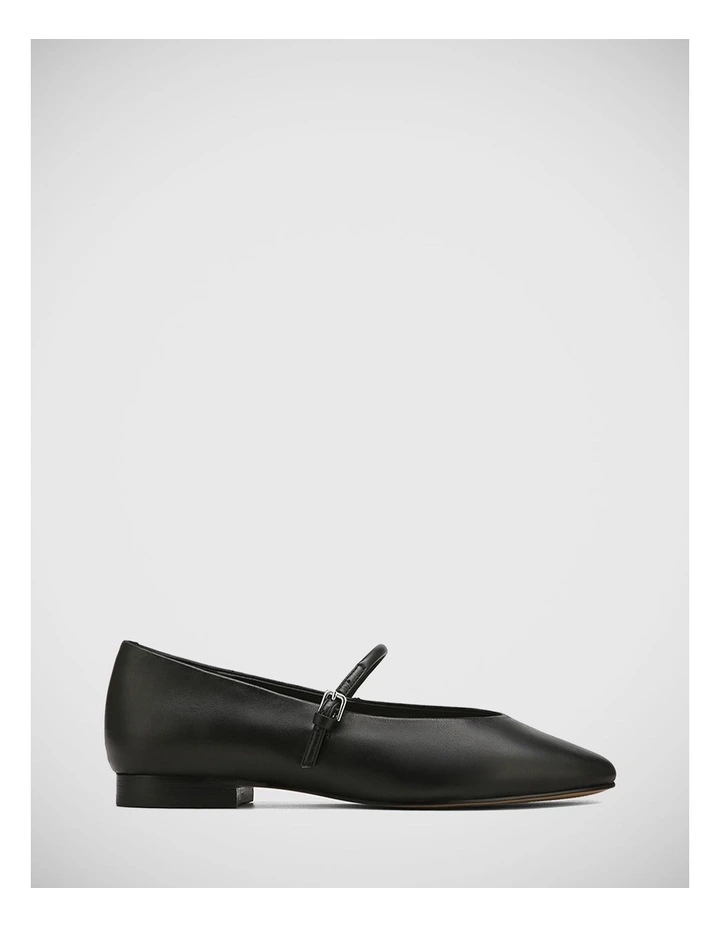 Amber Leather Flat in Black