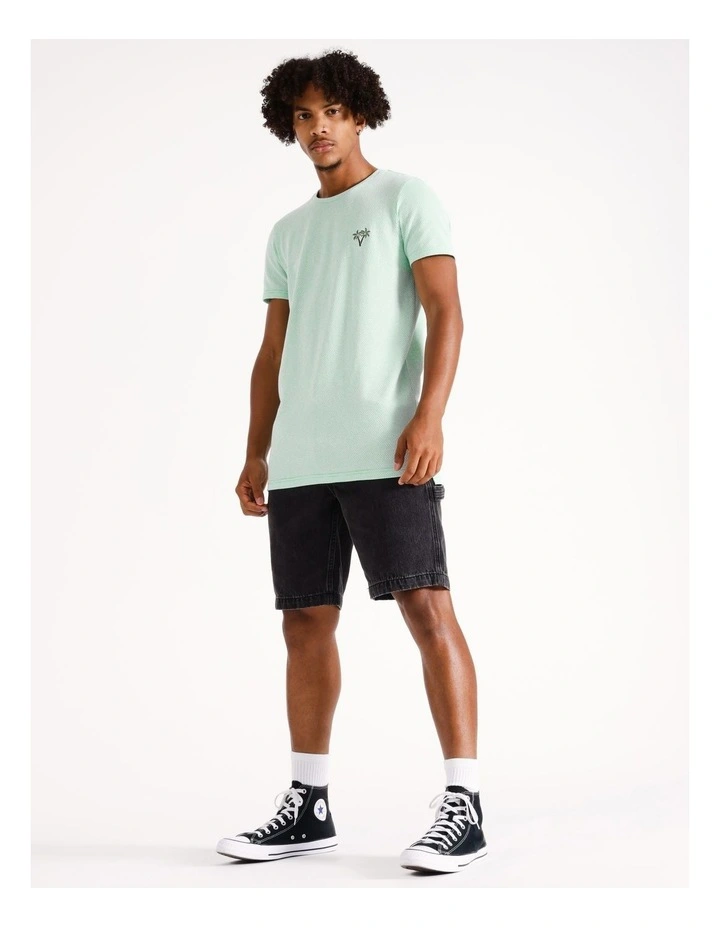 Embroidered Textured Short Sleeve Tee in Green
