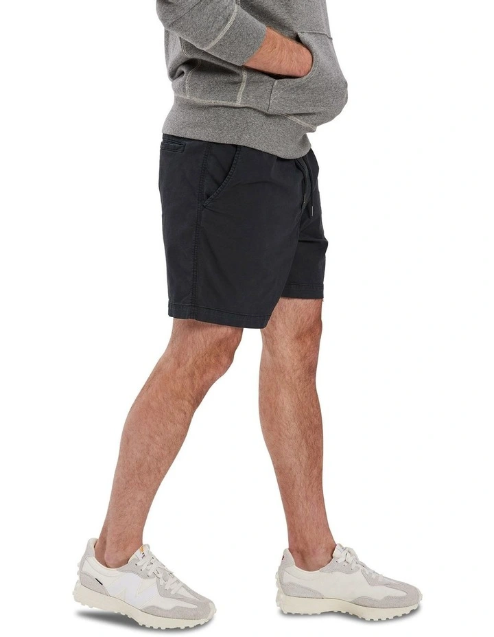 Flex 5.5" Lived-In Trekker Short in Bold Black