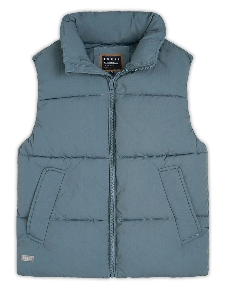 The New Chester Puffer Vest (8-14 years) in Bay Blue