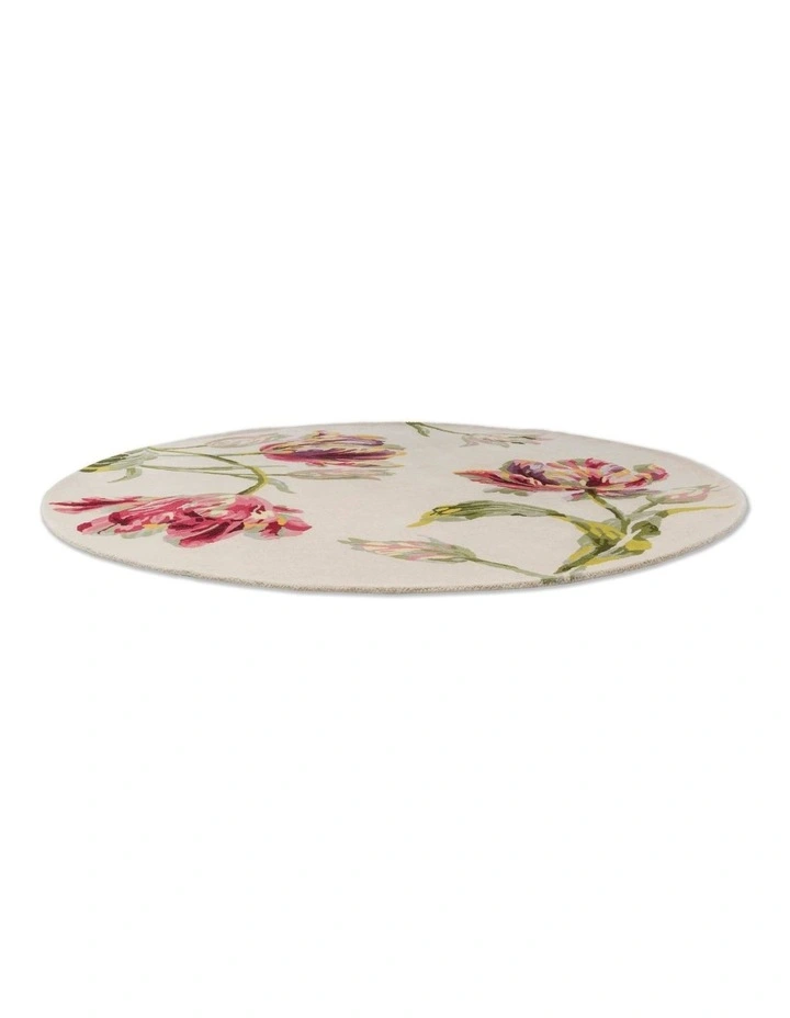 Gosford Cranberry 081300 Round Rug in Cream