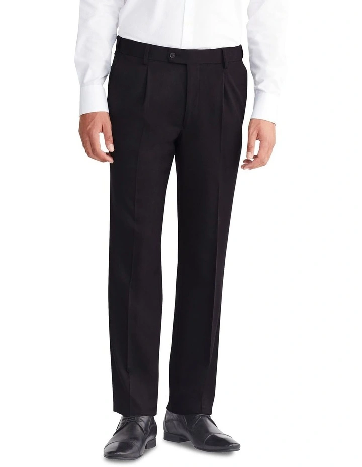 Classic Single Pleat Trouser in Black