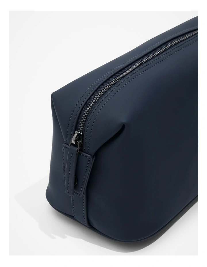 Recycled Blend Logo Wash Bag in Navy