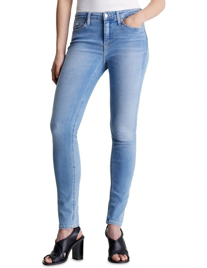 Mid Rise Skinny jeans in Denim Light