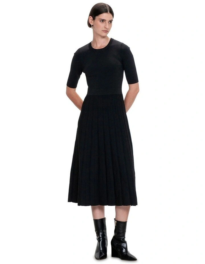 Elbow Sleeve Pleated Knit Dress in Black