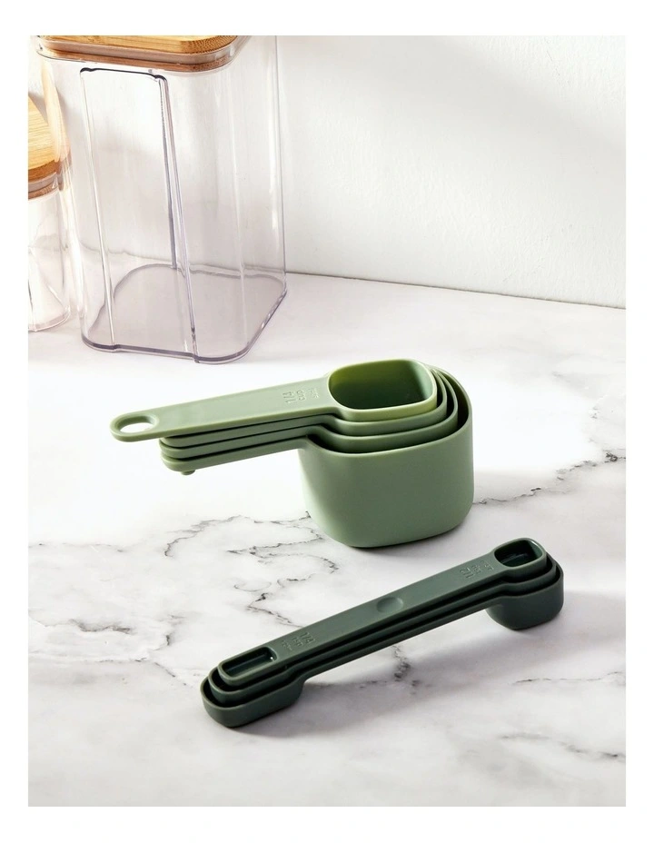 Modern Nesting Measuring Cup and Spoon Bundle in Green