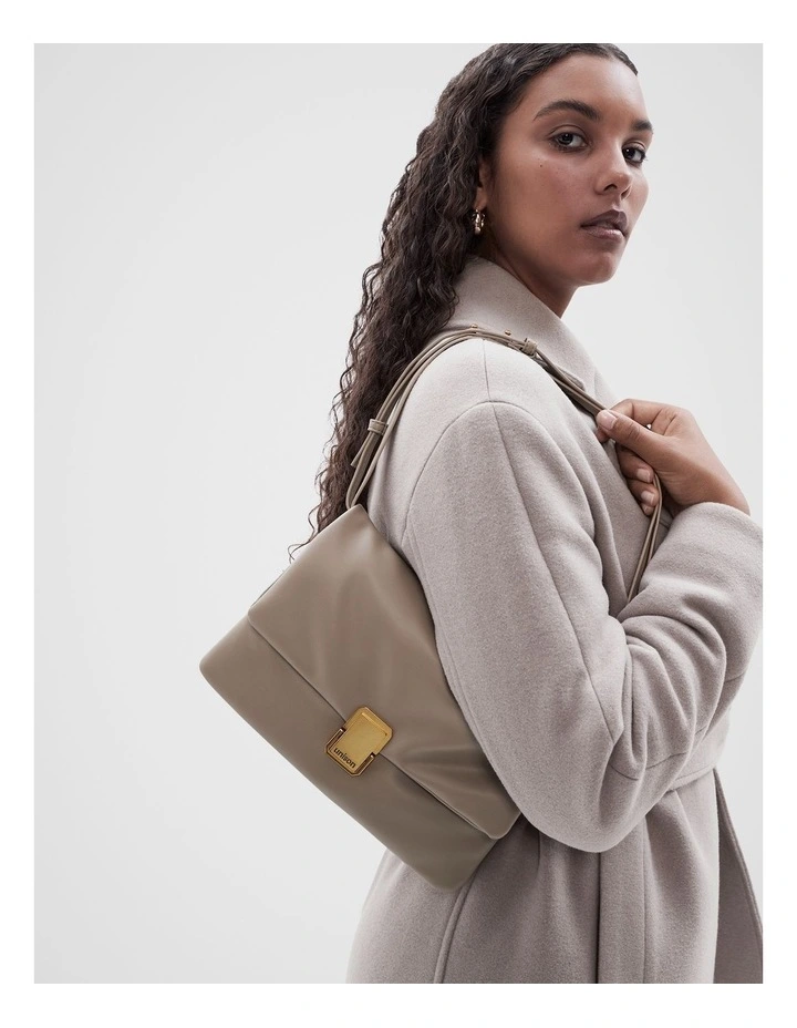 Aria Shoulder Bag in Brown