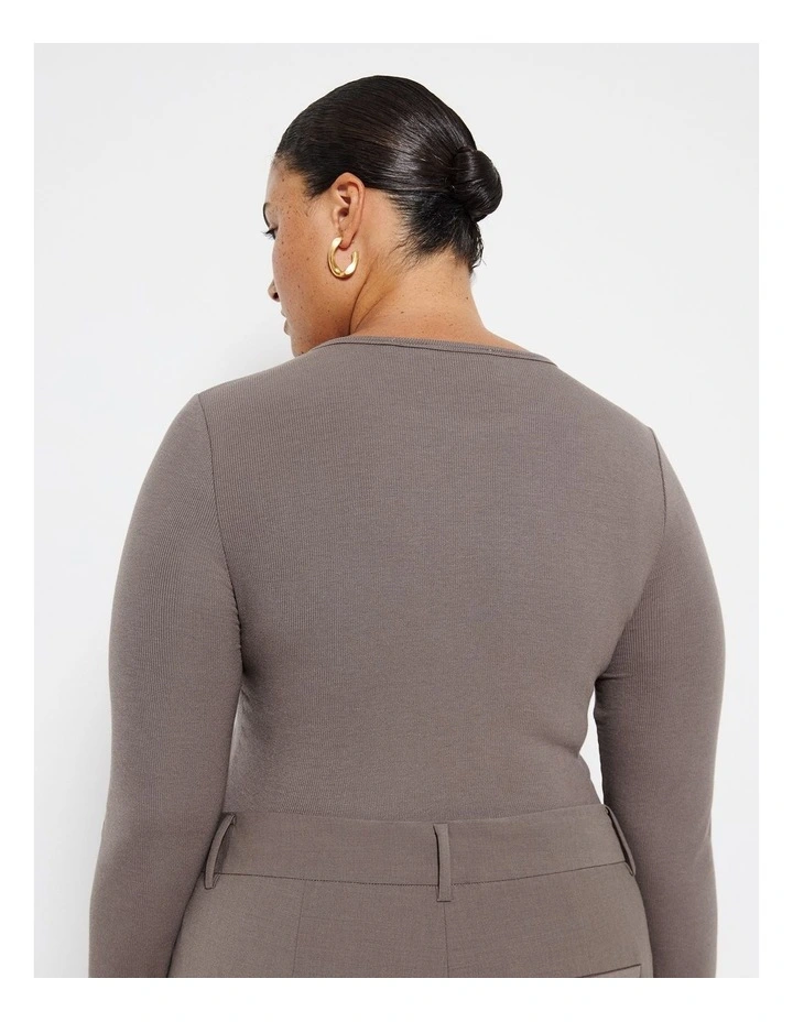 Long Sleeve Rib Tee in Brown