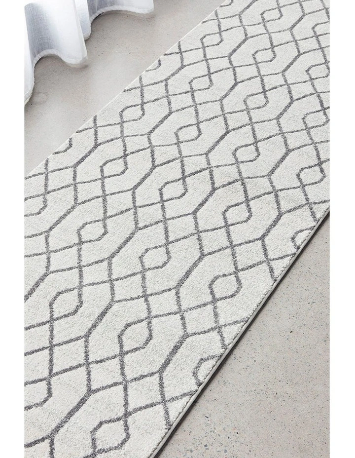 Paradise Hailey Runner Rug in Grey