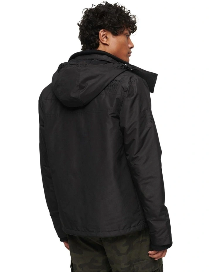 Mountain Windcheater in Black