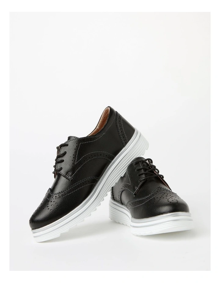 Camera Flat Shoes in Black Leather