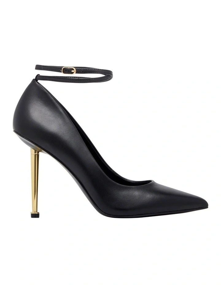 Trevs Pump in Black