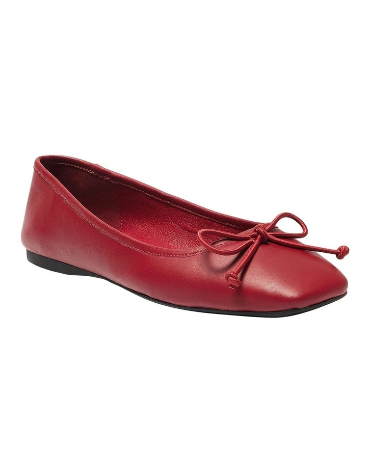 Maya Flat Shoes in Red Leather