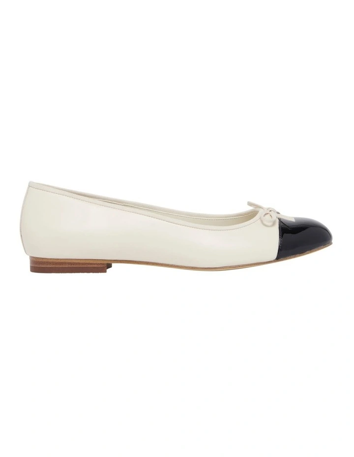 Jinks Ballet Flat Shoes in Ivory