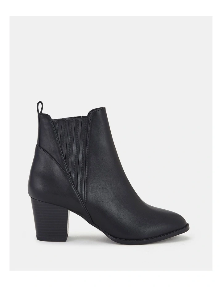 Devan Boots in Black