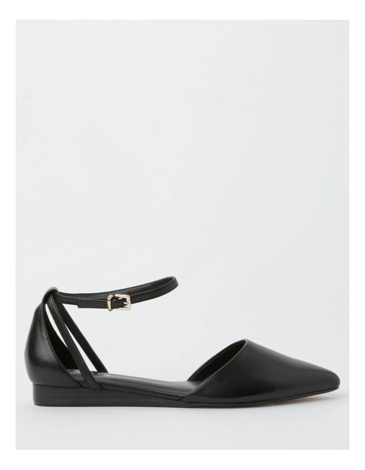 Kendall Flat Shoes in Black