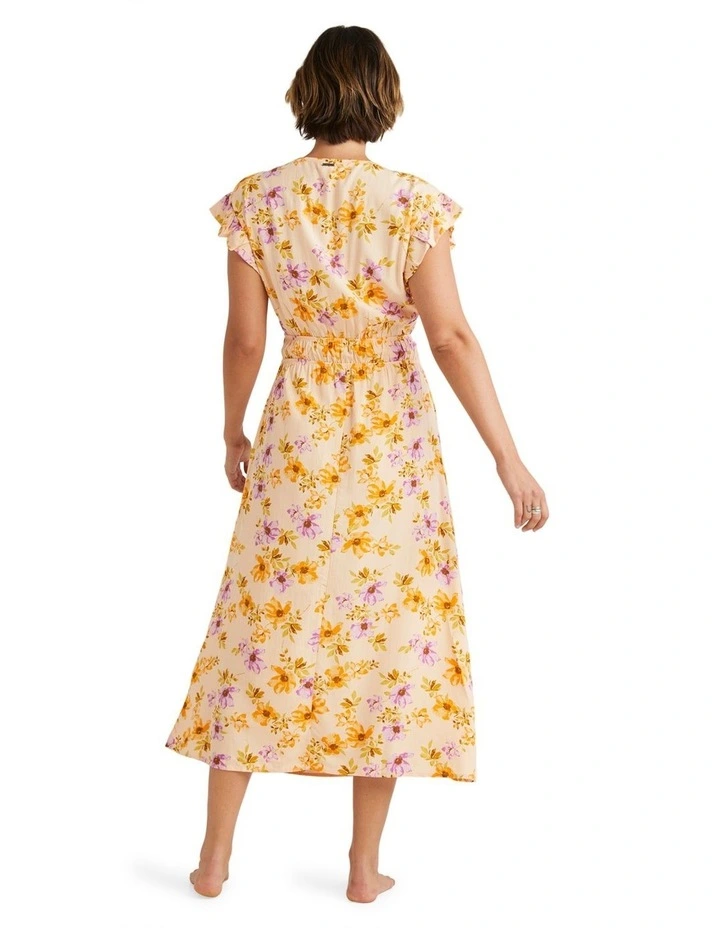 Willful Dreams Picnic Dress in Peach