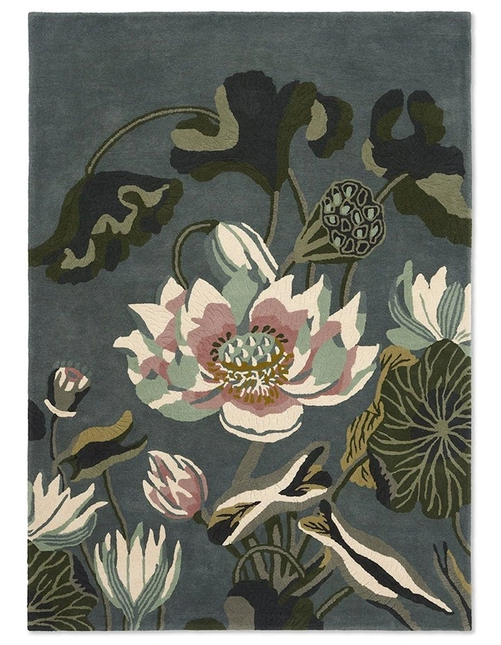 Waterlily Rug 038608 in Midnight Pond