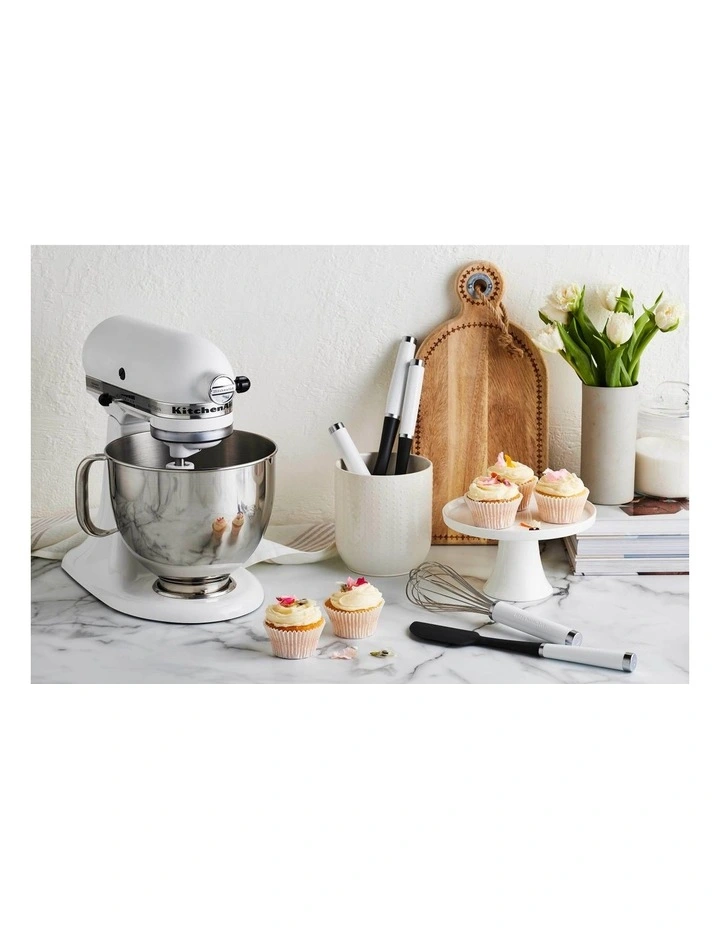 Classic Whisk in White