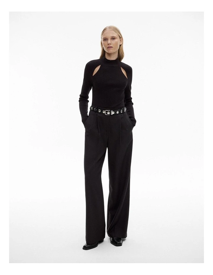 Cut Out Detail Knit in Black