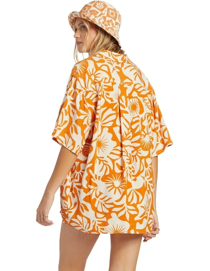 On Vacation Shirt in Dried Mango