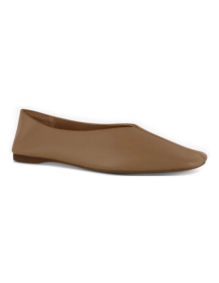 Brynn Ballet Flats in Caramel