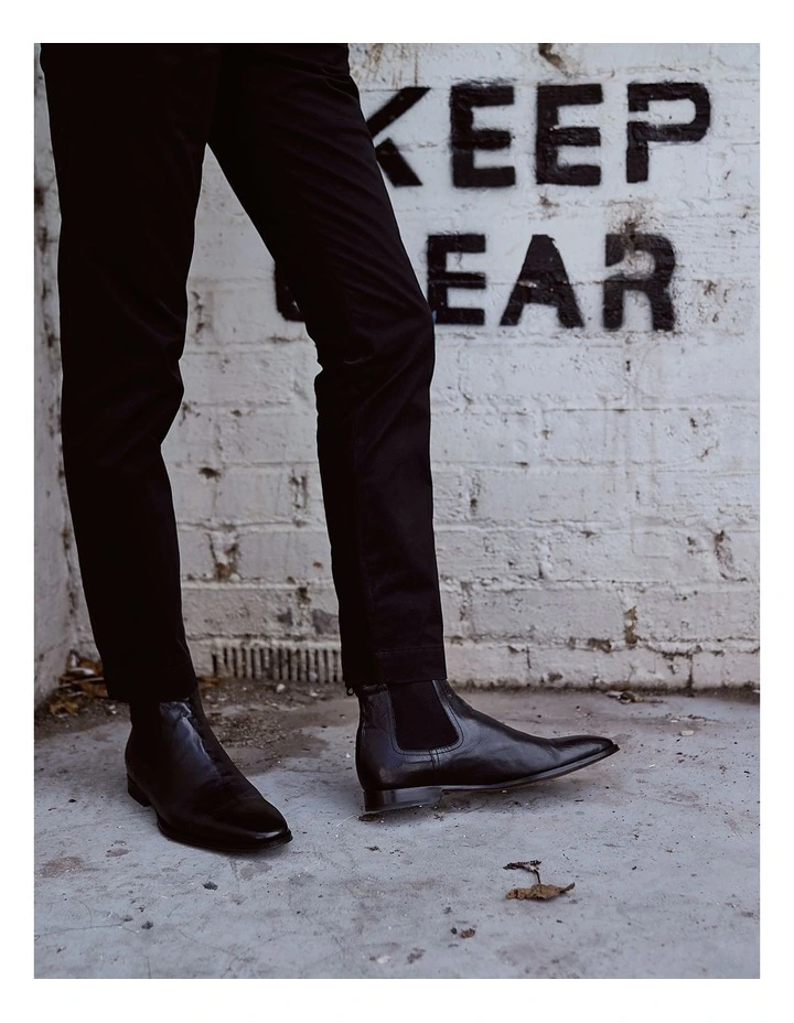 Osbourne 2.0 Leather Chelsea Boots in Black
